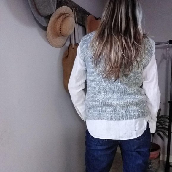 Vintage Sweater Vest Pull Over Hand Loomed Knit - Picture 7 of 11
